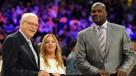 phil jackson and jeanie buss break up.